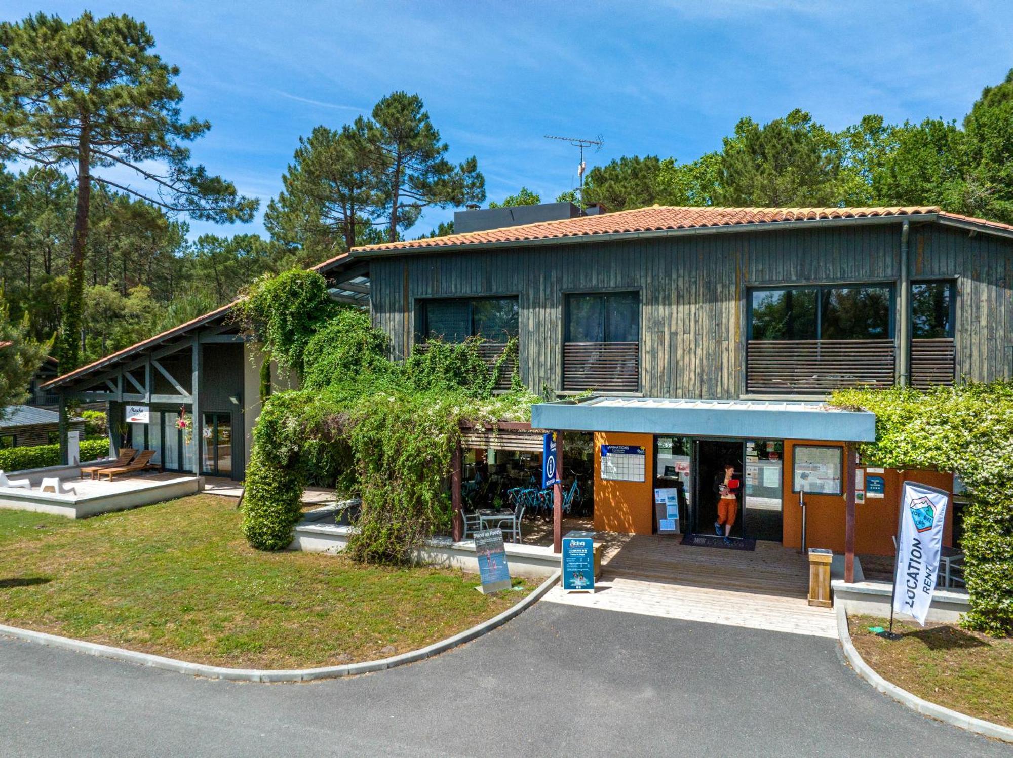 Camping-Village Vacances Les Deux Etangs セノッス - ル・ペノン エクステリア 写真