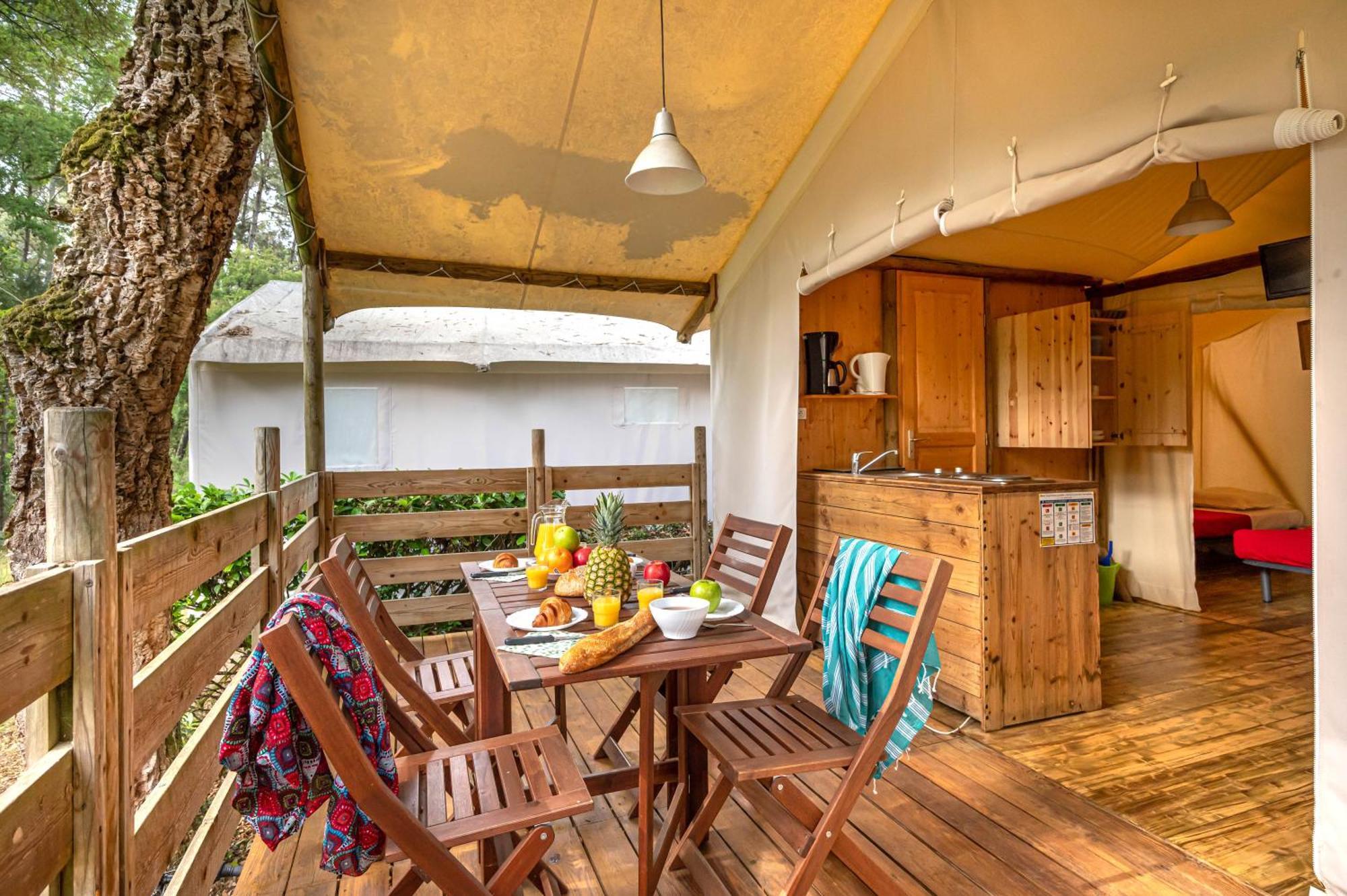 Camping-Village Vacances Les Deux Etangs セノッス - ル・ペノン エクステリア 写真